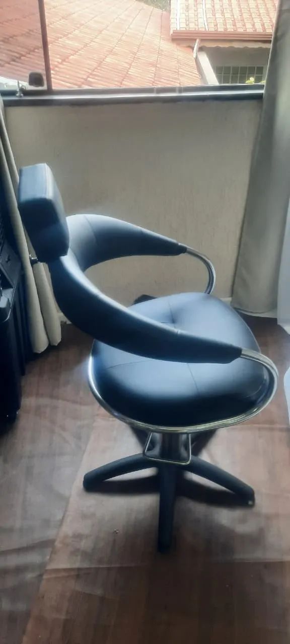 Cadeira de Maquiagem Cabeleireiro massagem   - Foto 2