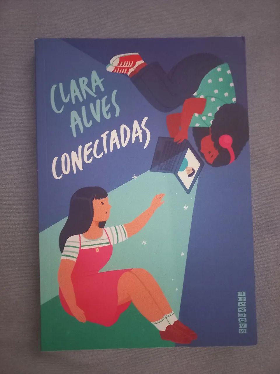 Laura Dean Vive Terminando Comigo, Conectadas e É Assim Que Se Perde A Guerra Do Tempo  - Foto 5