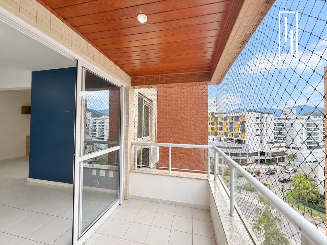 Apartamento na rótula do Corrego Grande