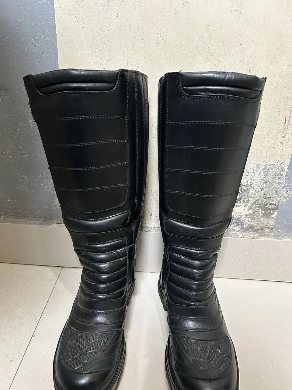 Bota  Kalluci  . Nova nunca usada  ! - Foto 4