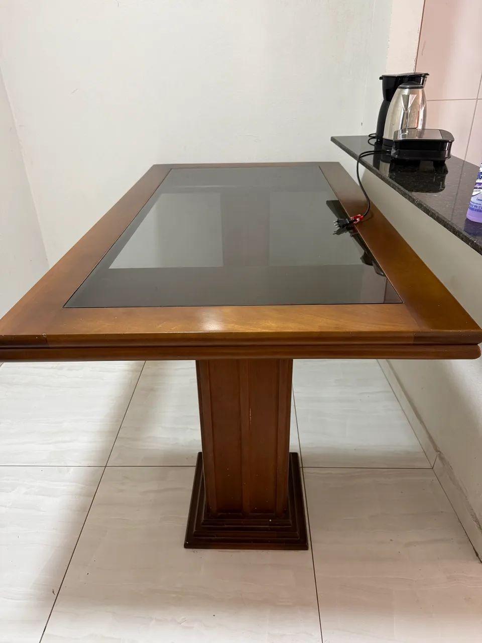 Mesa madeira tampo vidro