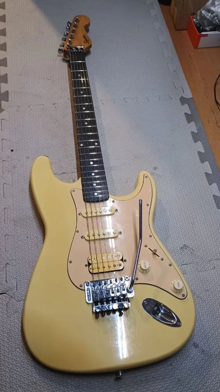 Squier by Fender com Floyd Rose Original - Foto 3