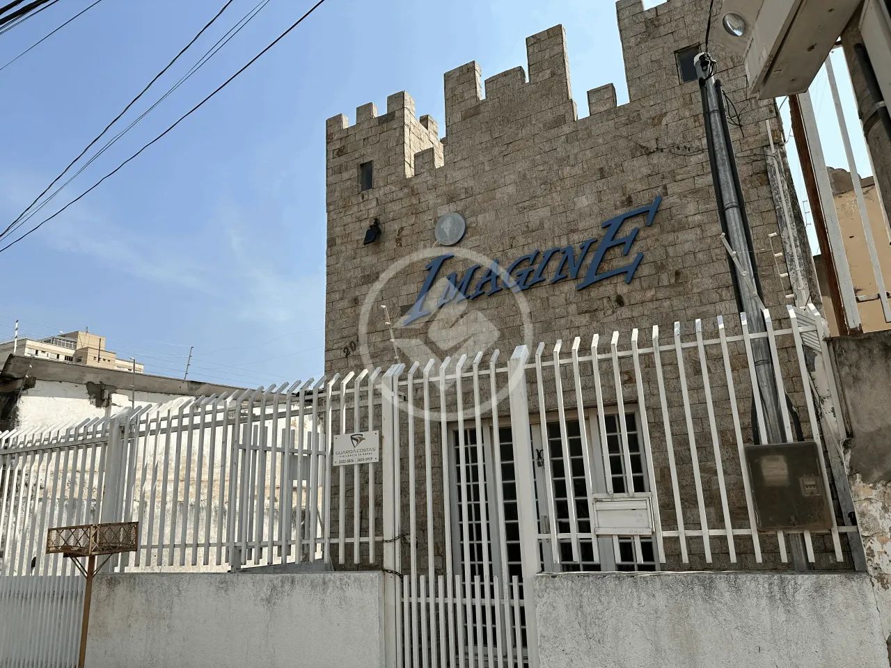 Galpão com excelente localização, no centro, com aproximadamente 370m2; banheiros, 2 vagas - Foto 3