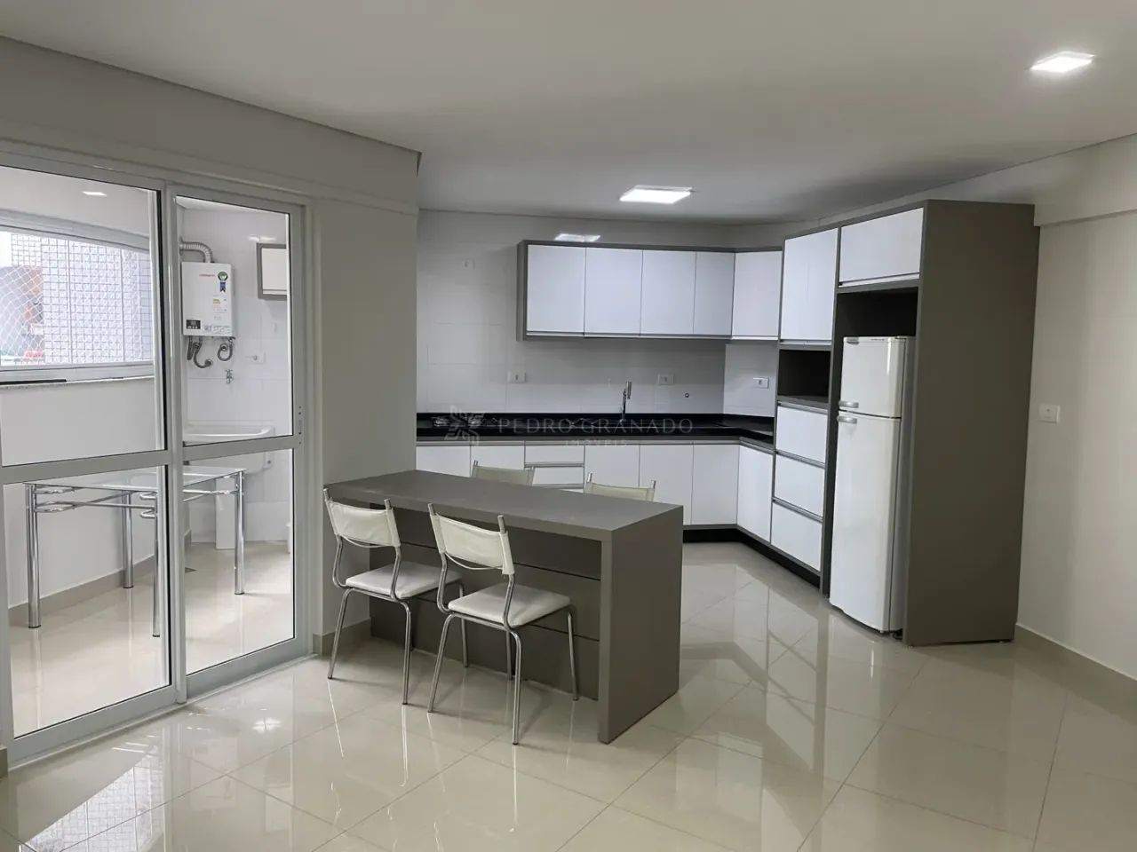 Apartamento com 02 dormitórios - Novo centro - Foto 2