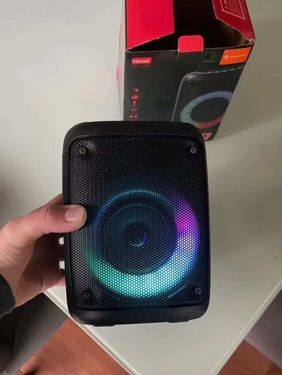 CAIXA DE SOM COM LED E SUPORTE PARA CELULAR - Foto 3