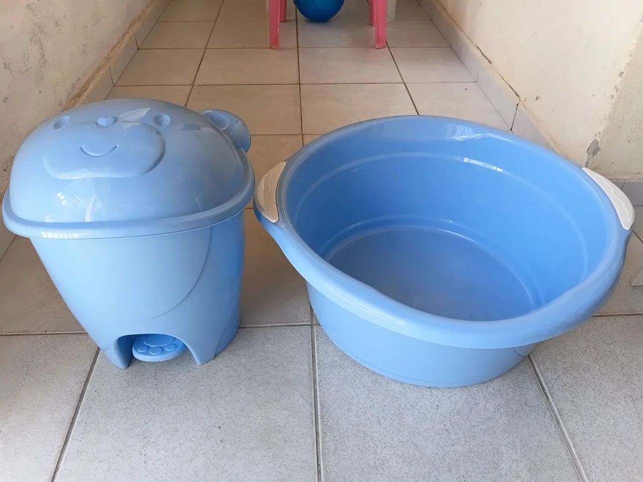 Kit bacia e lixeira infantil