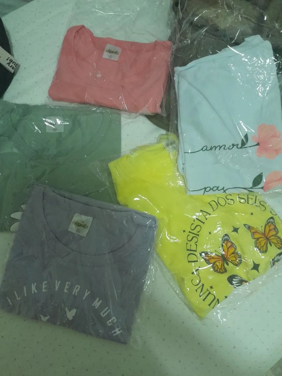 Vendo blusas t-shirt tamanho único 