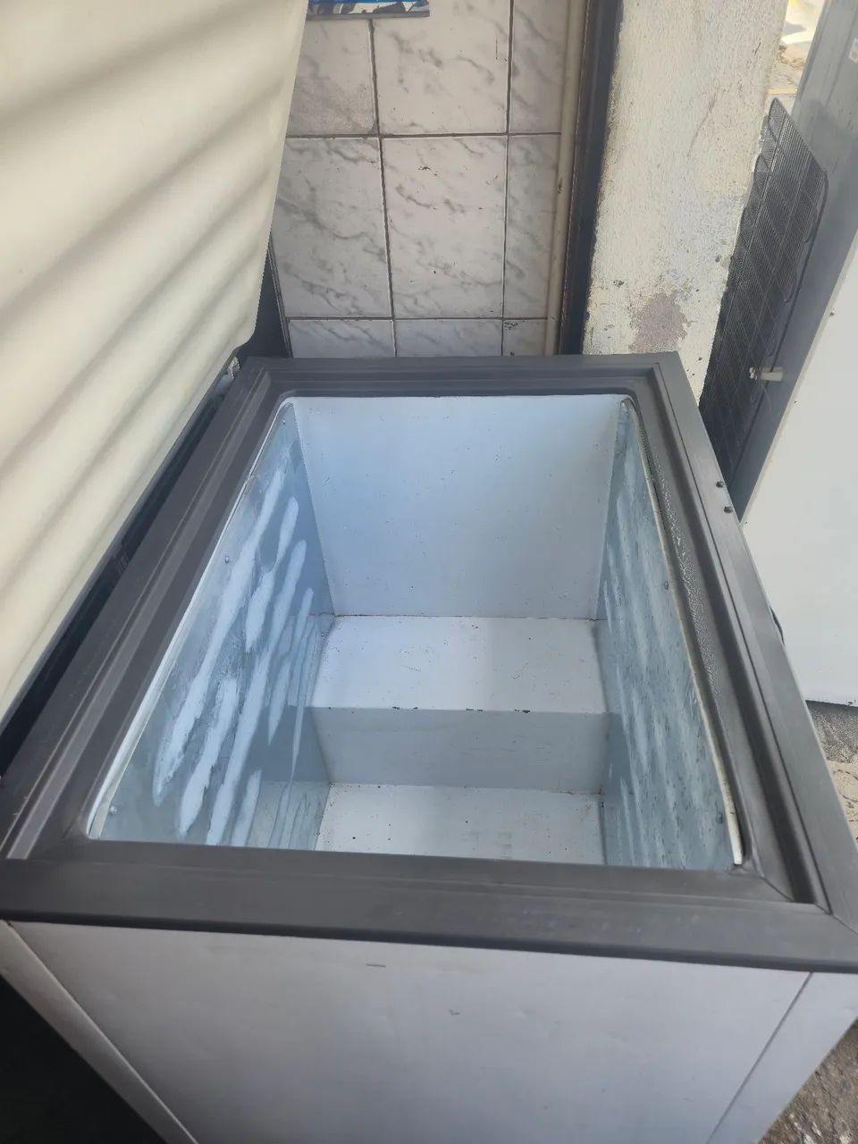 Freezer horizontal 300litros - Foto 2
