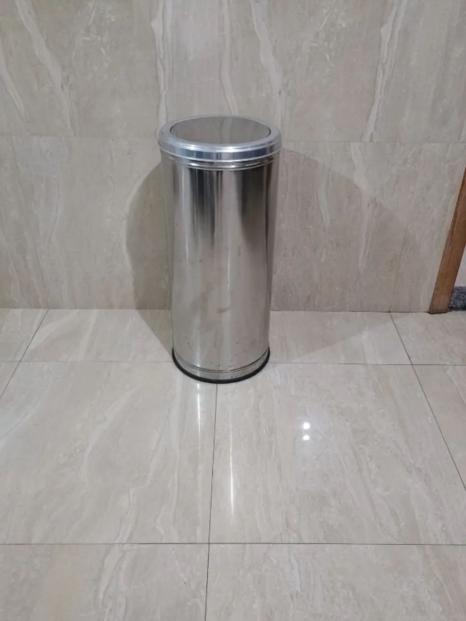 Lixeira Inox De 50 Litros Com Tampa Vai-e-vem Apenas R$ 150 REAIS