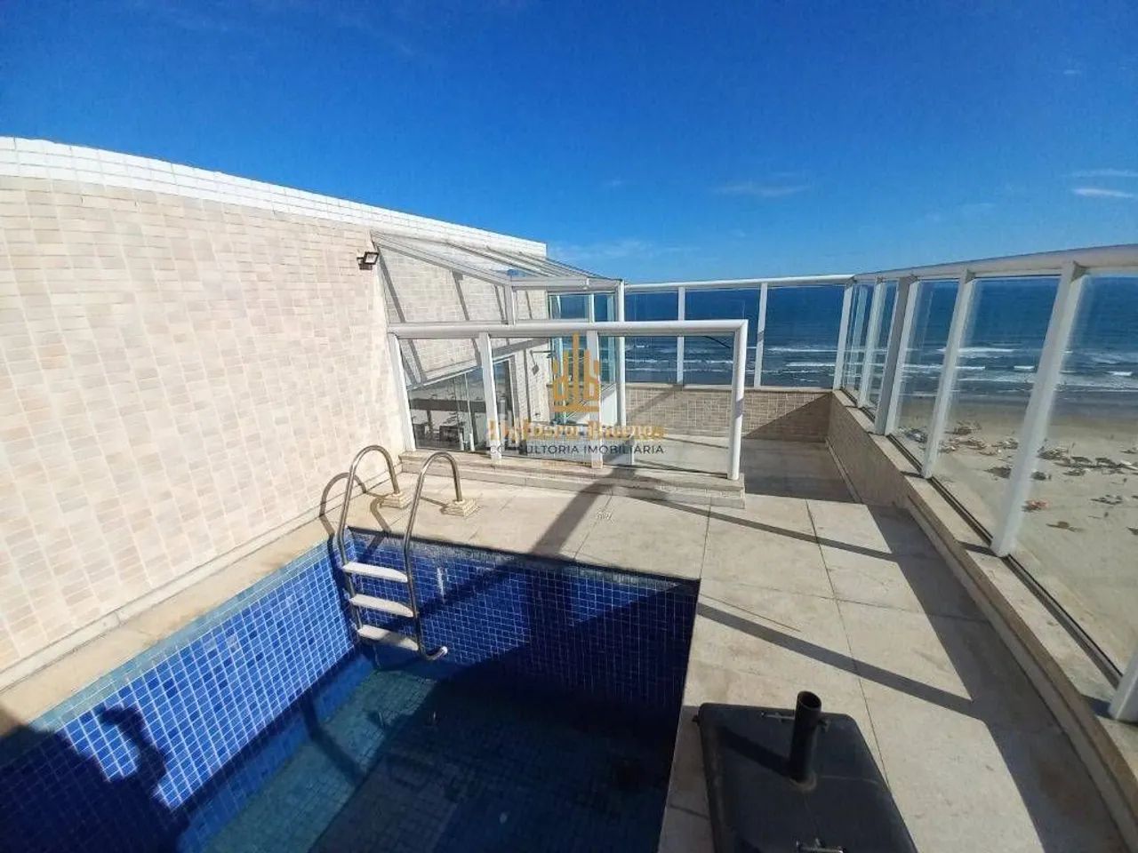 COBERTURA MARAVILHOSA FRENTE MAR COM PISCINA!! 3 SUITES 4 VAGAS E LAZER COMPLETO - Foto 4