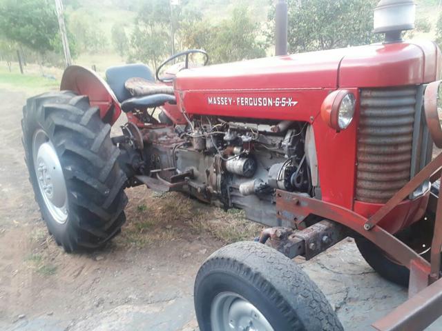 Vendo ou troco trator 65x ano 74 - Foto 4