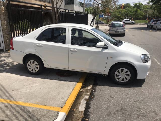 Etios sedan - Foto 6