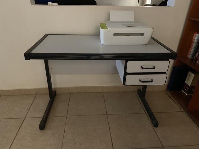 Mesa modelo escritório