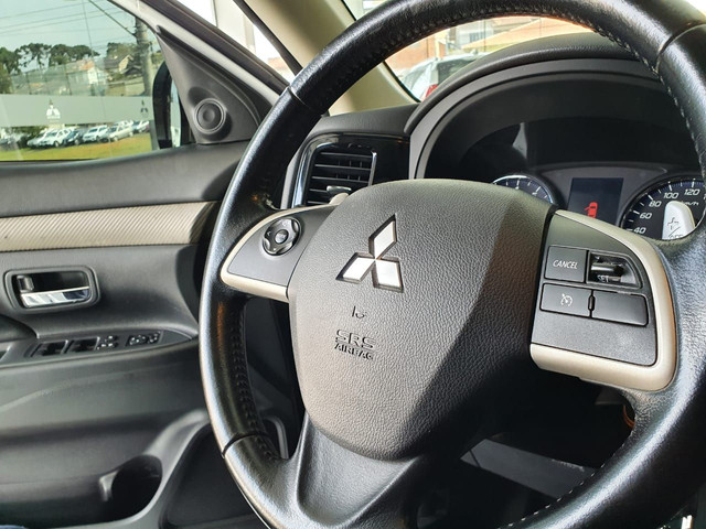 OUTLANDER 2.0 160CV AUTOMÁTICA 2015 - Foto 4