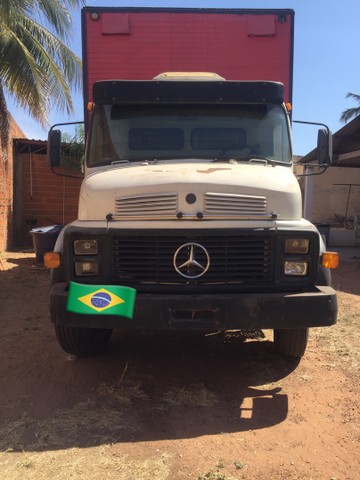 CAMINHÃO MERCEDES BENZ
