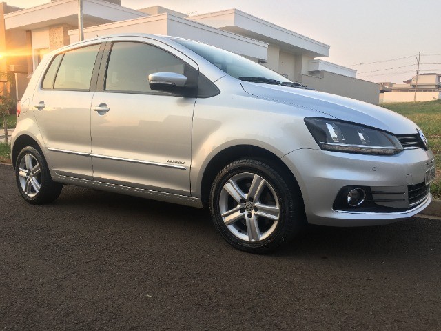 VOLKSWAGEN FOX HIGHLINE MANUAL 1.6 16V COMPLETO EXCELENTE ESTADO
