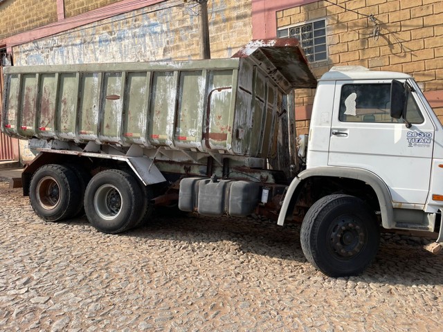 VENDO CAMINHÃO 26-310 ANO 2003/2004