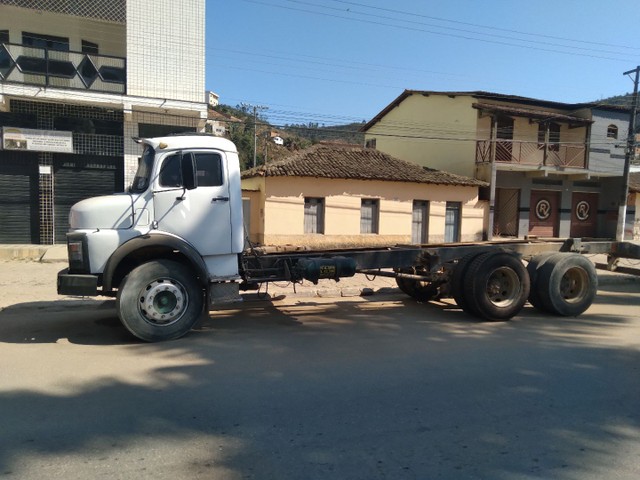 CAMINHÃO