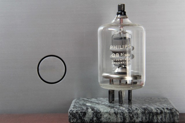 Valvula Eletron Tetrode Philips QB 3/300 - Ind Argentina 1970 - Foto 4