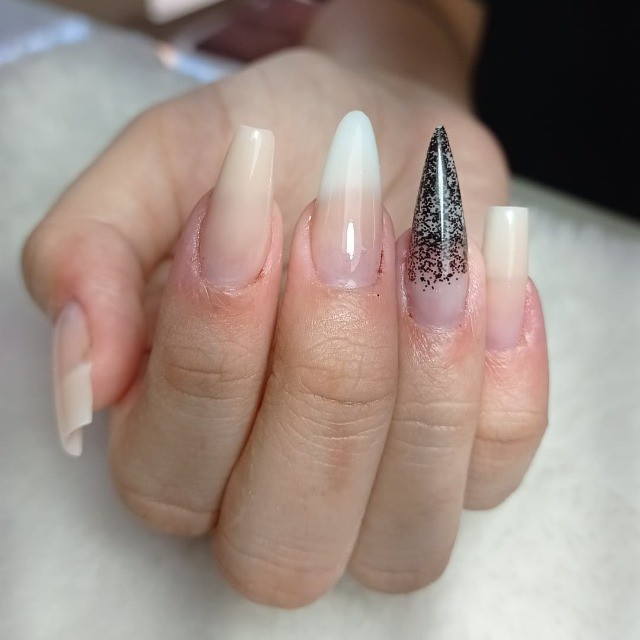 Manicure - Alongamento em Fibra - No Setor Garavelo - Foto 2