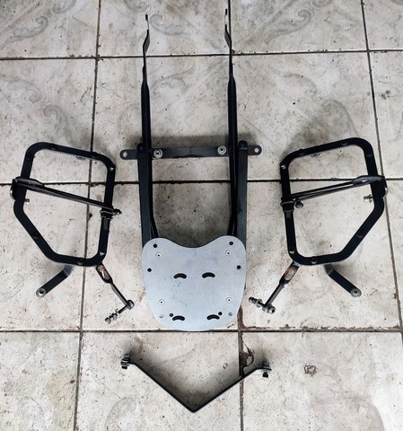 Kit completo suporte  baú traseiro + suporte baú laterais SCAM p/ Yamaha MT 03 ou R3