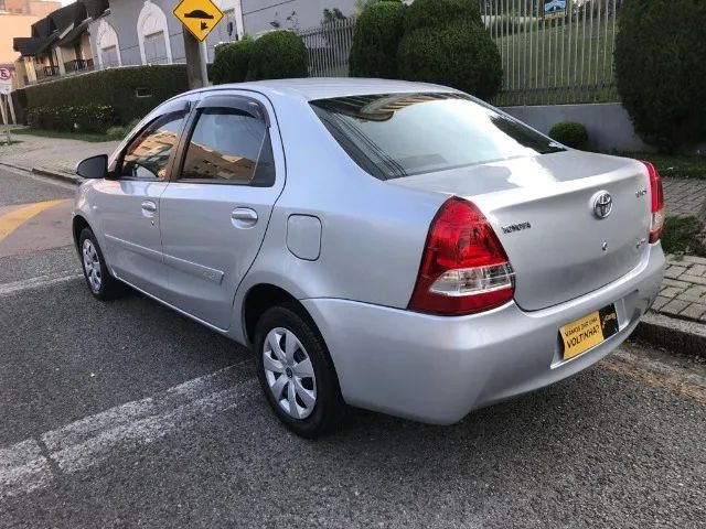 52.900,00 / Etios Sedan XS 1.5 2017 Completo Prata - Foto 6