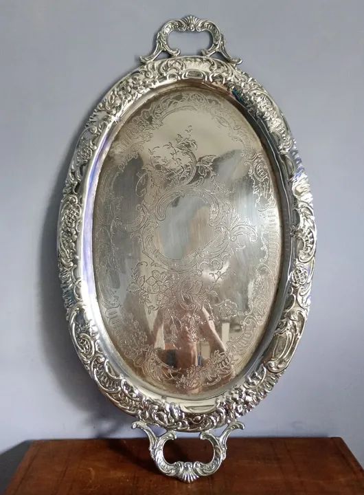 Grande e antiga bandeja europeia em metal - Foto 2