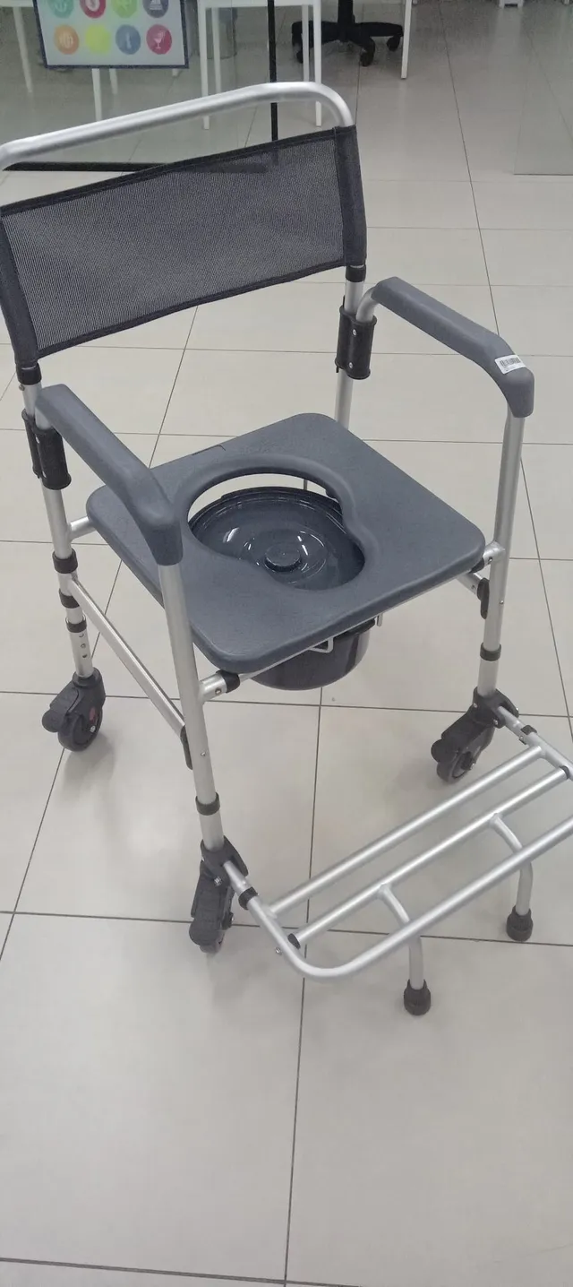 Cadeira de Higienização Alumínio