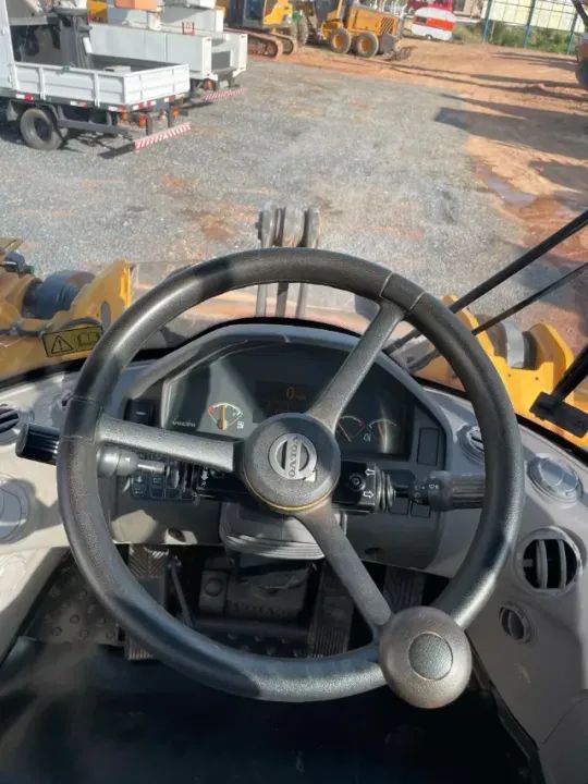 EXCELENTE PÁ CARREGADEIRA VOLVO L60F 2021 - Foto 3
