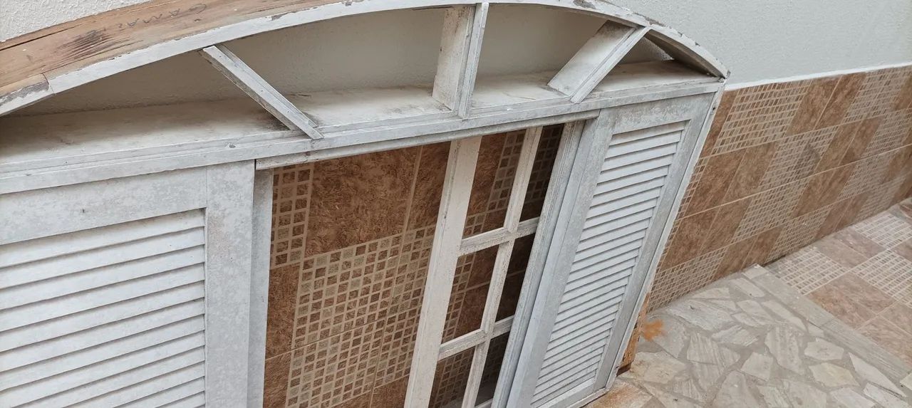 Janela de madeira em arco - Foto 3