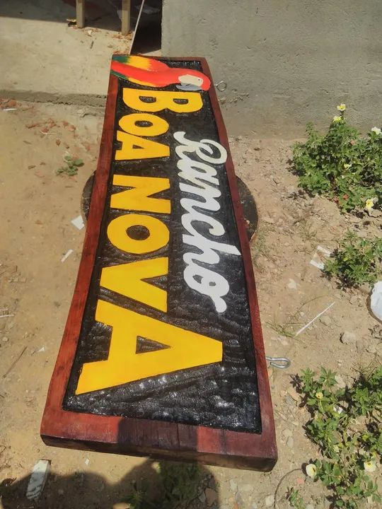 Placa entalhada 