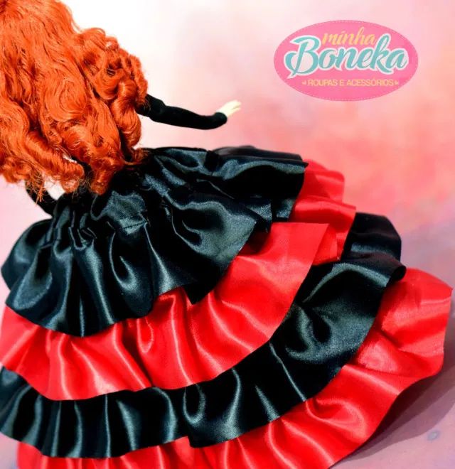 Lindo vestido para Barbie preto vermelho com luvas  - Foto 3