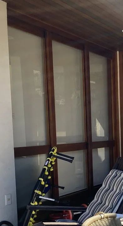Vendo Portas e Janelas Madeira Maciça Angelim com vidros (usadas) - Foto 4