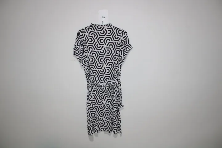 Vestido Estampado Preto e Branco - Tamanho G