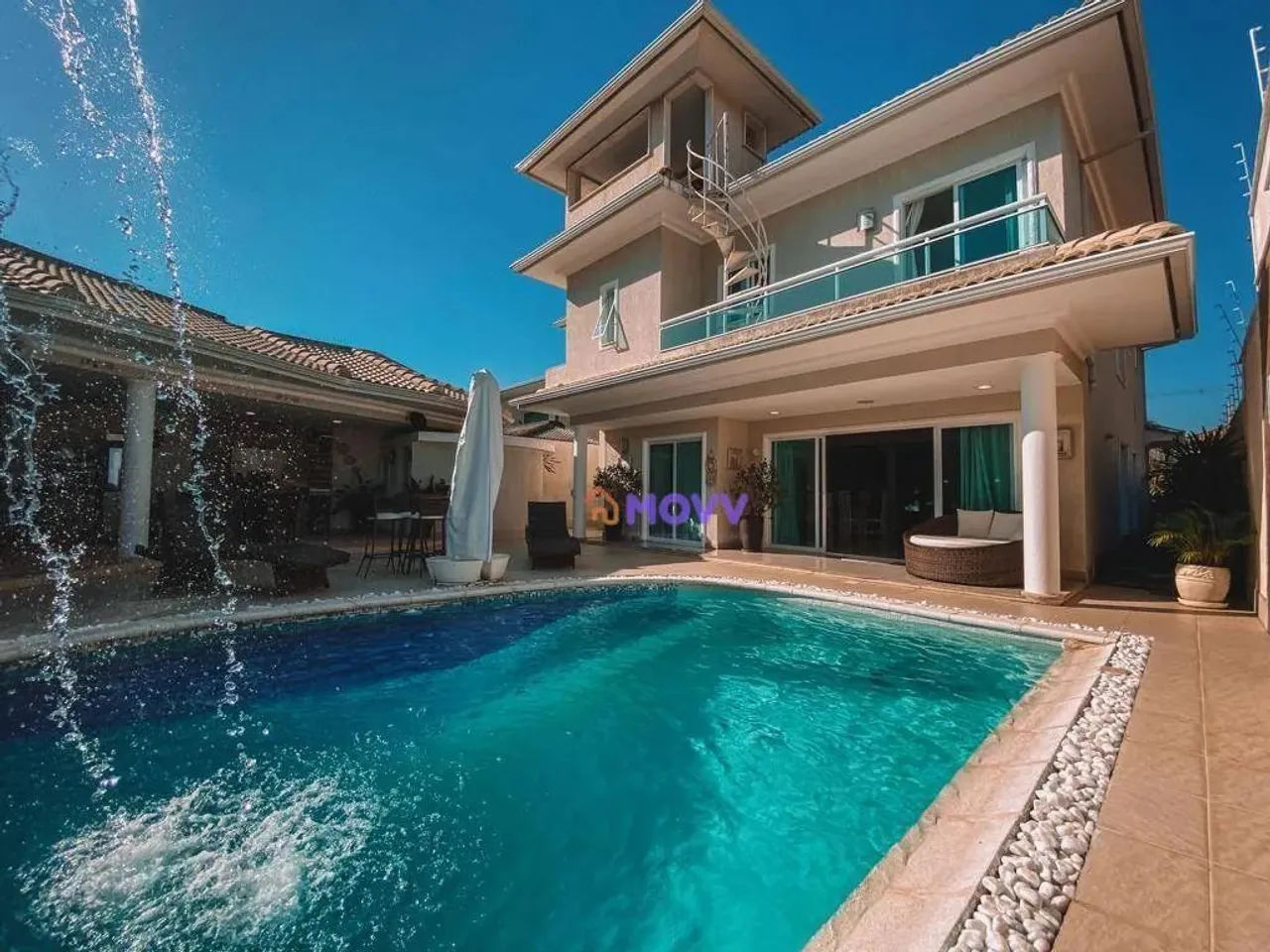 Casa com 4 quartos para venda no Bairro de Camboinhas
