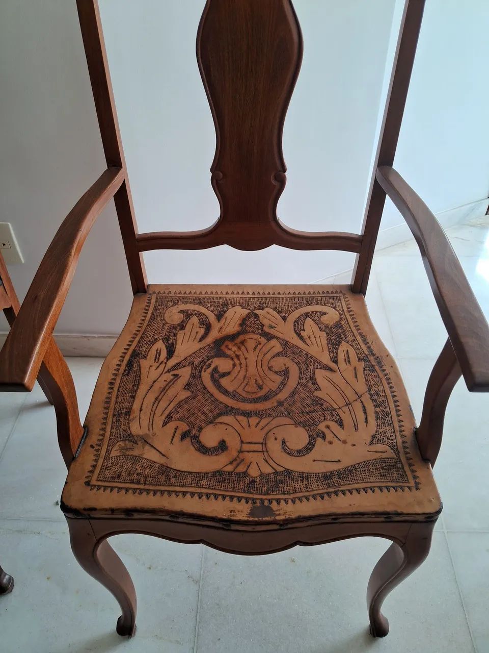 Mesa de jantar antiga, em peroba, oito lugares - Foto 3