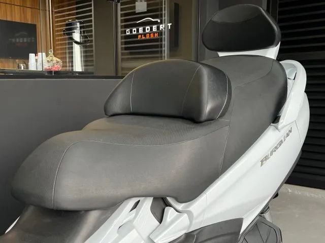 Suzuki Burgman 2017 650 Executive, único dono, revisões na concessionária, ótimo estado! - Foto 3