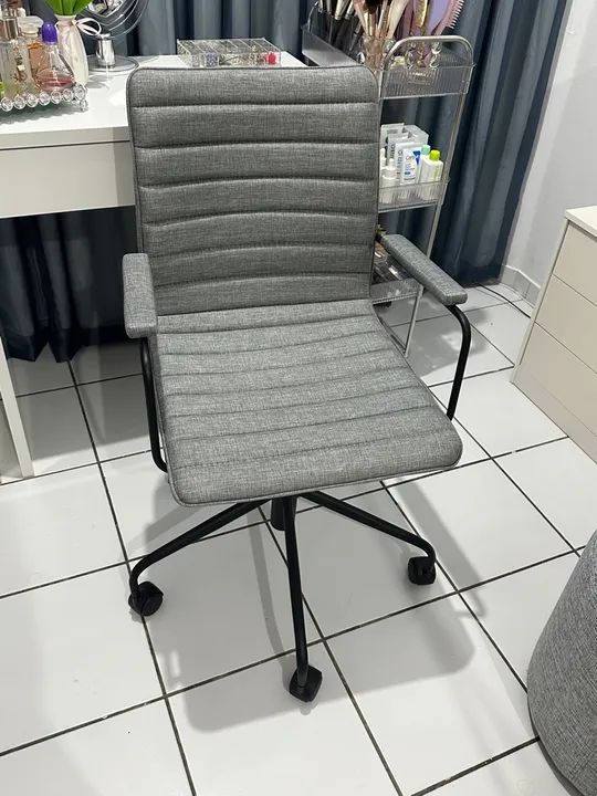 Cadeira de Escritório Giratória com Rodas