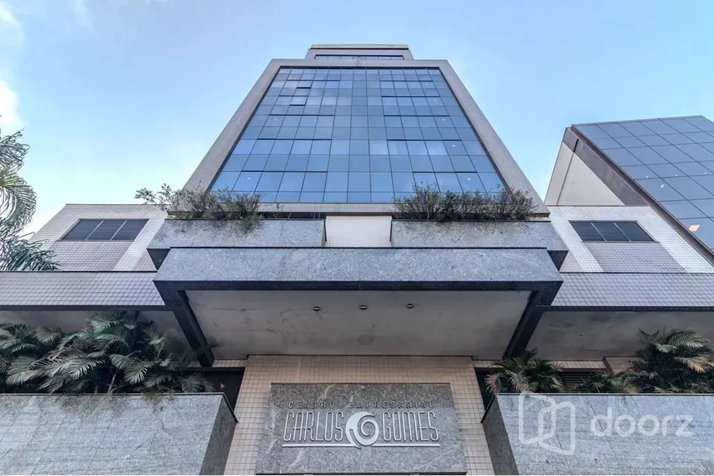 Imóvel na Carlos Gomes com 0 dormitórios e 112.45m²