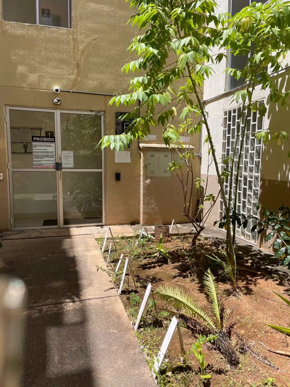 ALUGA-SE APARTAMENTO - CONDOMÍNIO CONQUISTA QUADRA 1