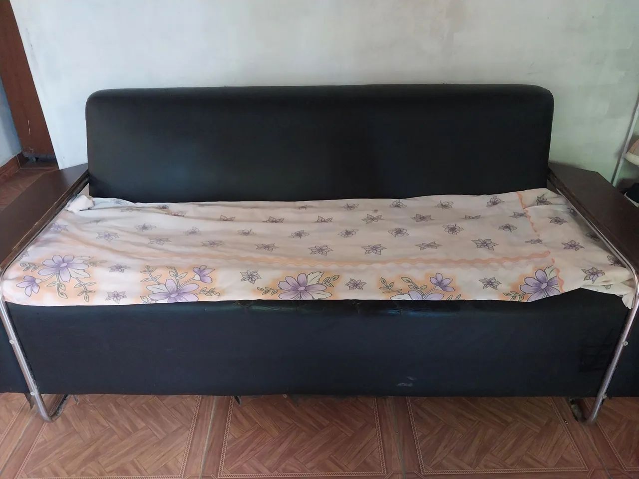 Black sofa64301926042753120