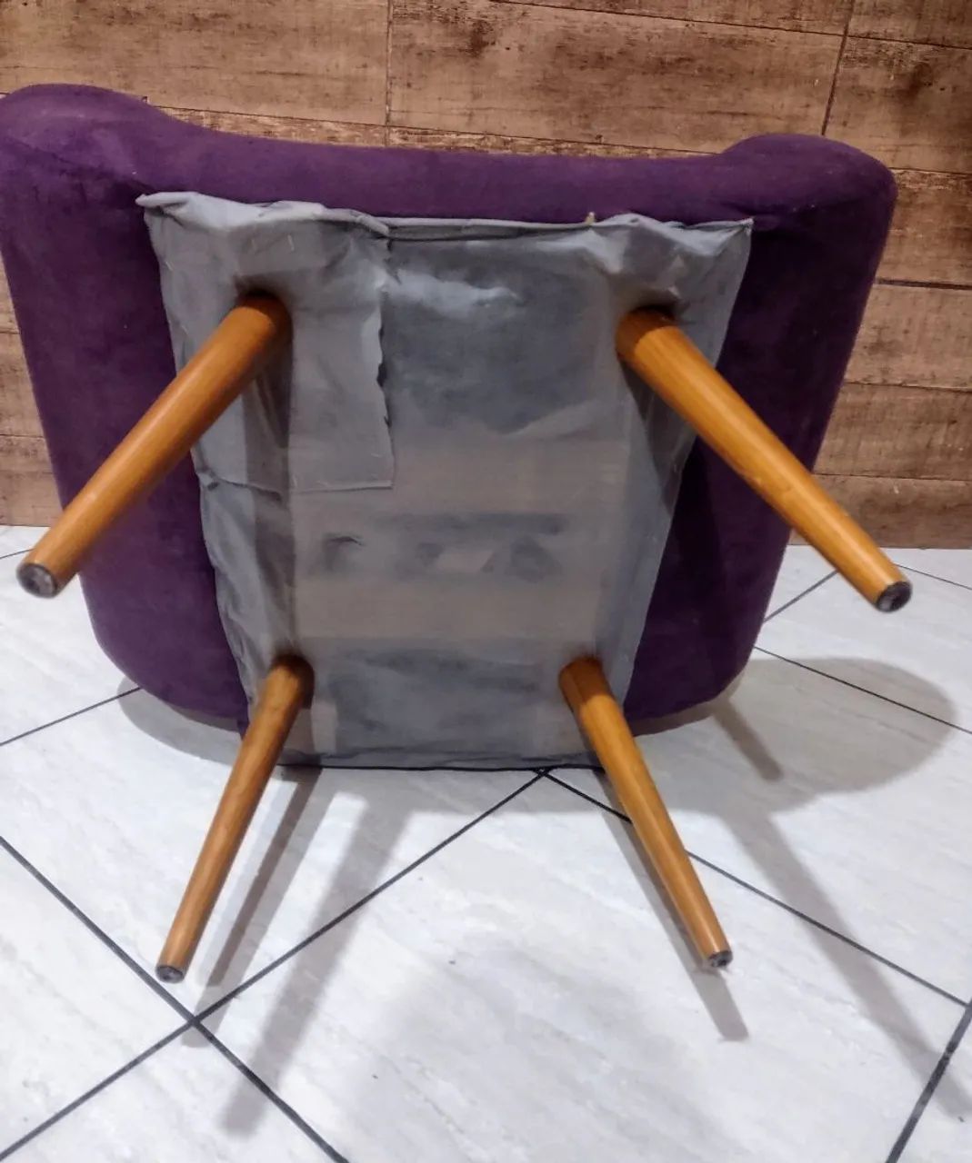 Poltrona Confortável Roxa com Design Moderno pouquíssimo usada, super nova. - Foto 4
