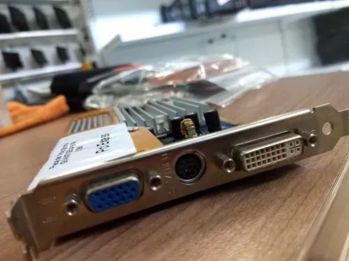 Placa De Vídeo Gforce Gv-nx71g512-p8 Rh 512mb VGA e DVI - Foto 2