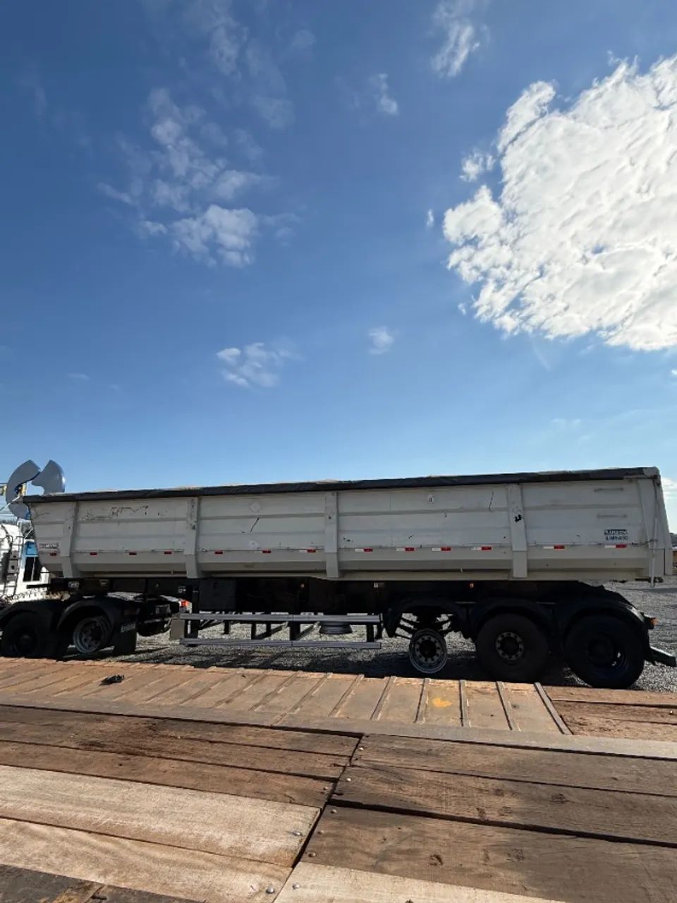 CARRETA BASCULANTE RANDON 2019 40M3 3 EIXOS - Foto 3