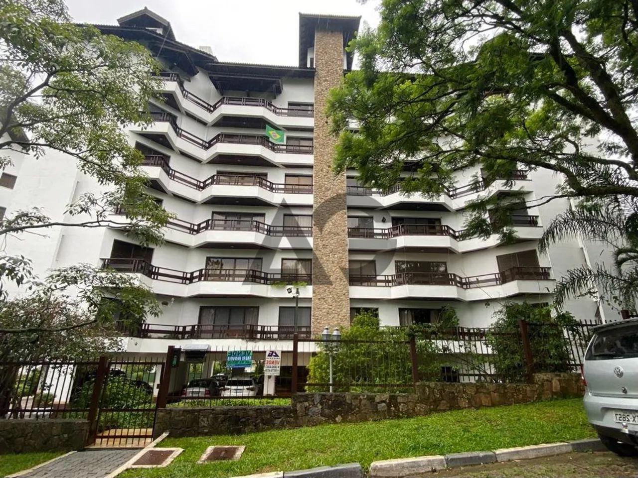 Apartamento com 4 dormitórios e suíte com hidromassagem no Ed. Paloalto!