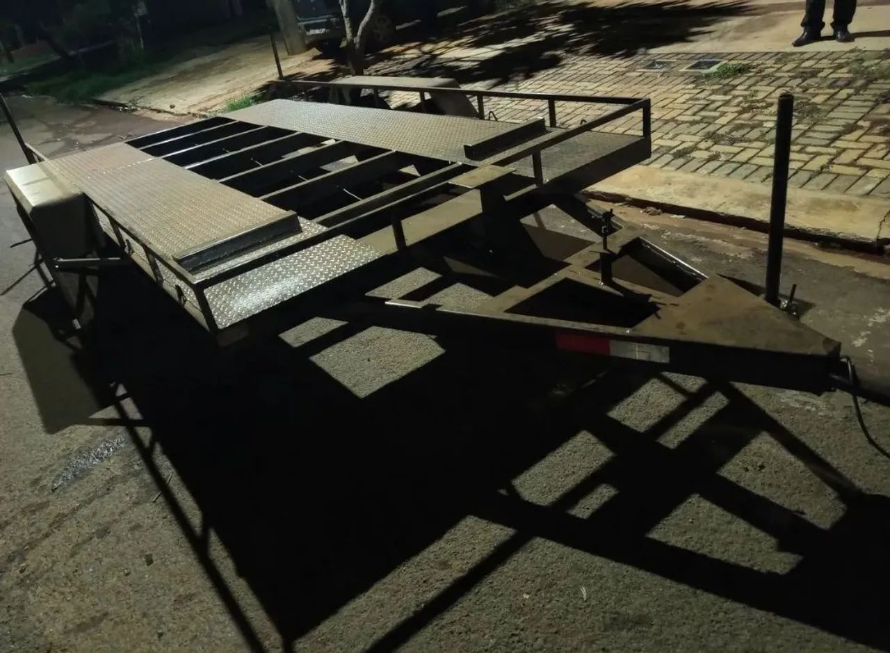 Plataforma carretinha para transportar carros e motos  - Foto 2