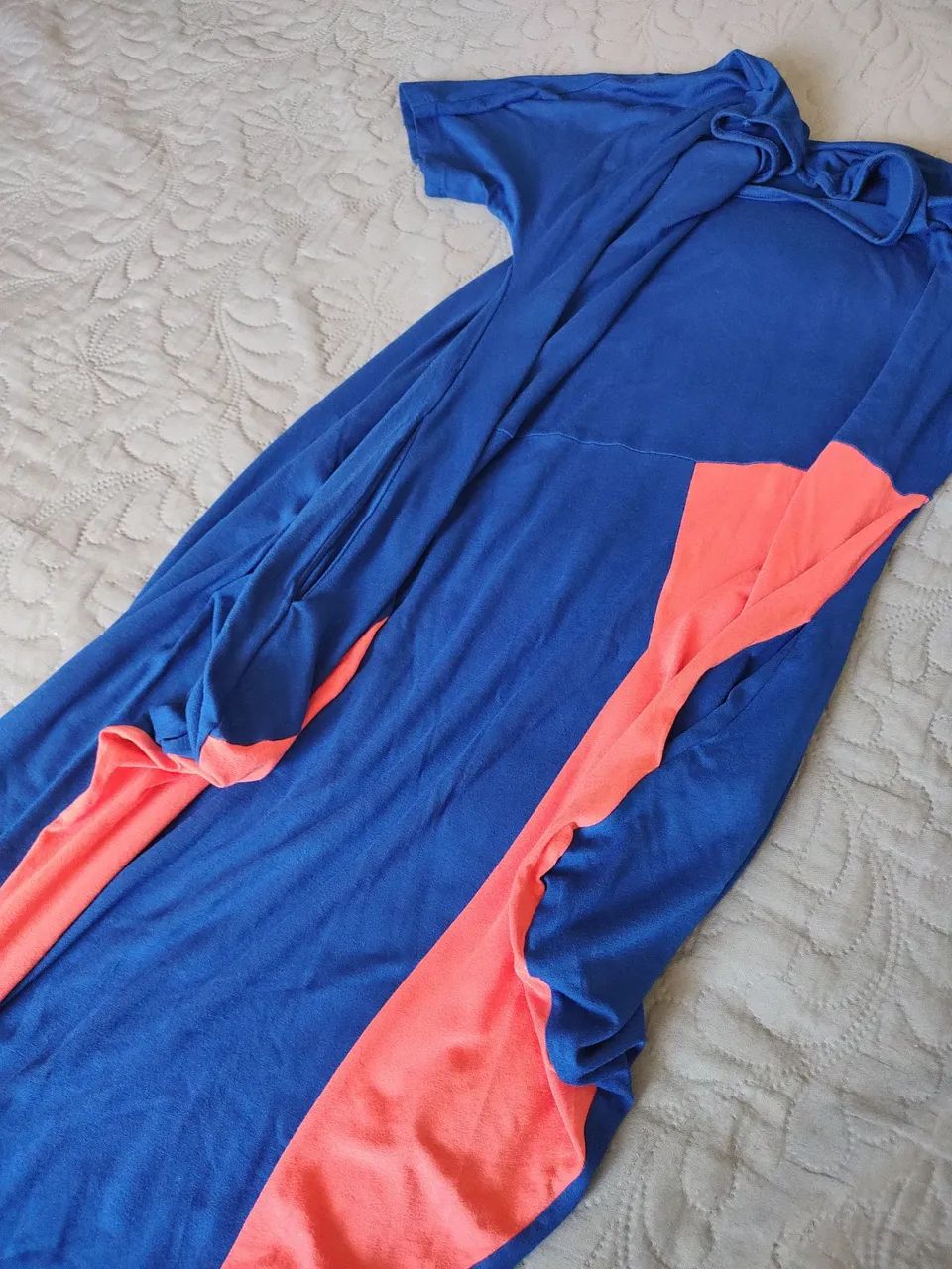 Vestido azul com detalhes em rosa - Foto 4