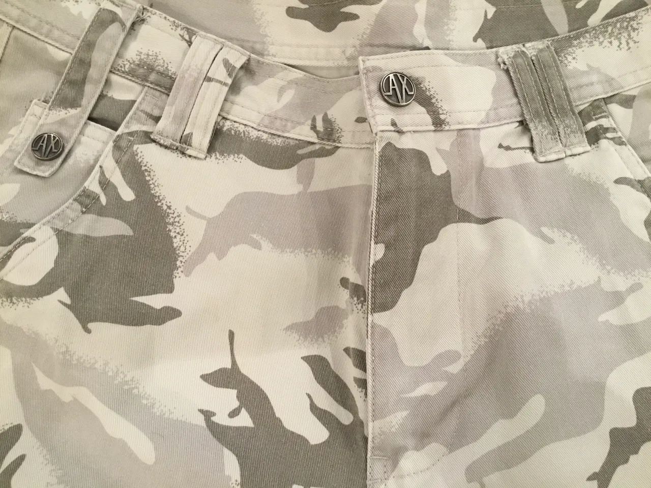 BERMUDA ARMANI EXCHANGE CARGO CAMUFLADA ORIGINAL  - Foto 2