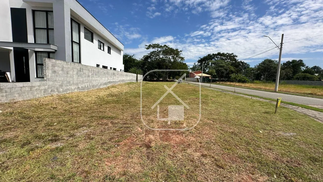 Terreno à venda em condomínio em Guararema