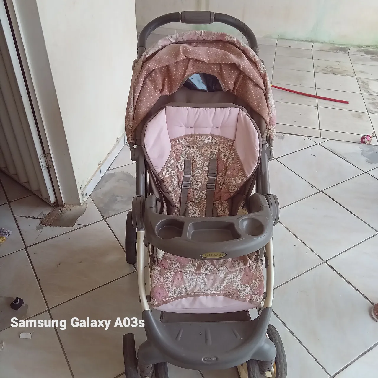 Vendo carrinho de bebê